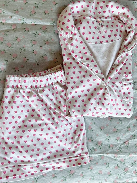 Roller Rabbit Other - Roller Rabbit White Pajama Set with Pink Heart Print